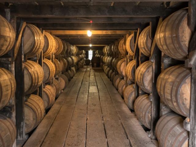 Whiskey-Warehouse-768x512