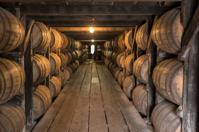 Whiskey-Warehouse-768x512